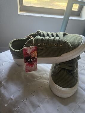 Roxy Womens Olive Green Corduroy Sneakers